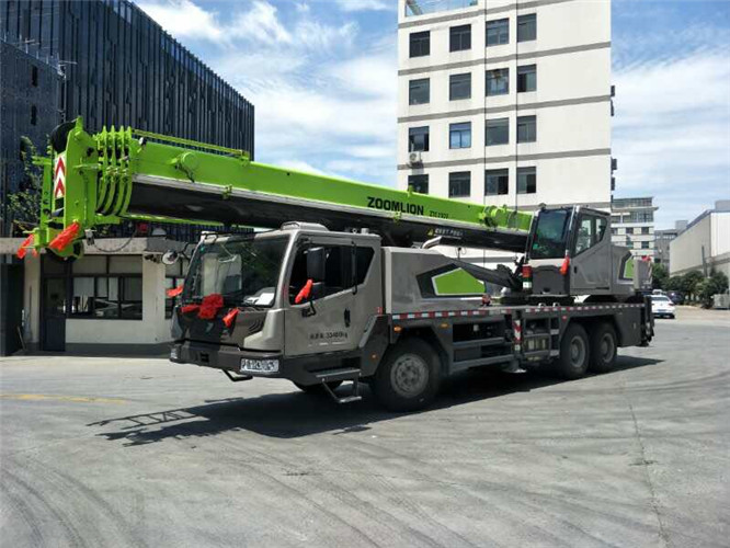 龙山县跨街广告牌的高空安装注意事项