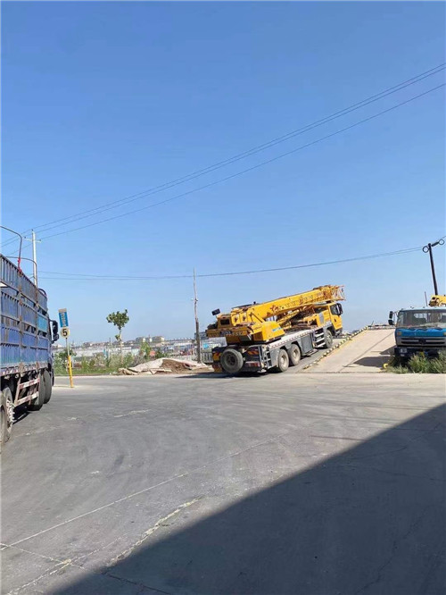 龙山县25吨吊车的租赁价格大概是多少？