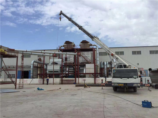 龙山县“手脚齐动”—— 吊车的 “协同作业” 技术