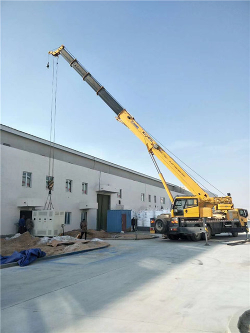 龙山县“超载就喊停”—— 吊车的 “重量保镖” 技术